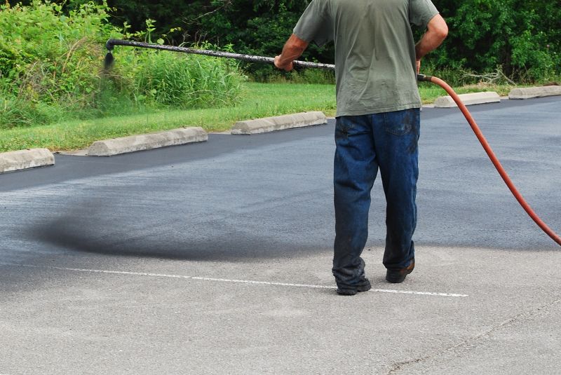 Asphalt Sealcoating in Tampa, FL
